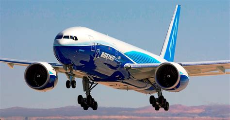 EY Boeing 777.